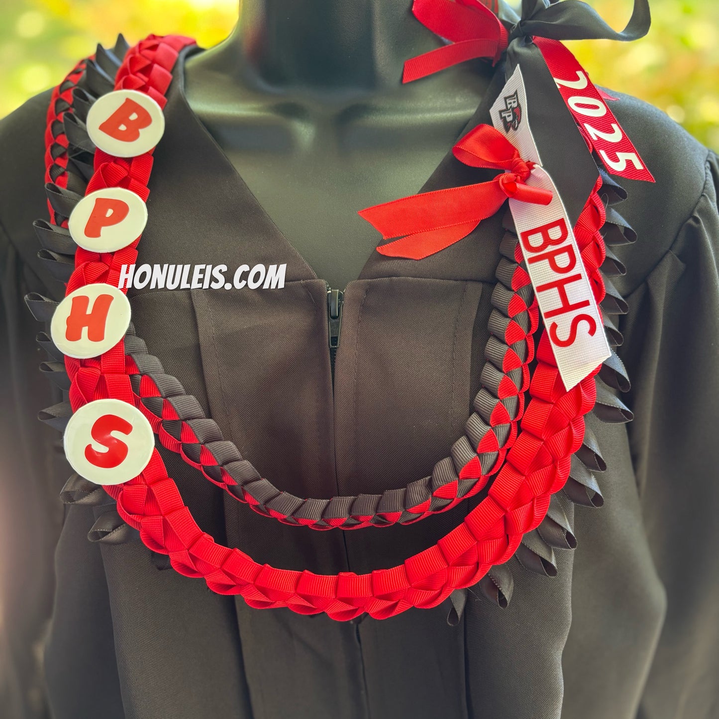 Black & Red 2 lei set. Tags and buttons included. Last one.